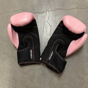 ILKickboxing Pink Gloves